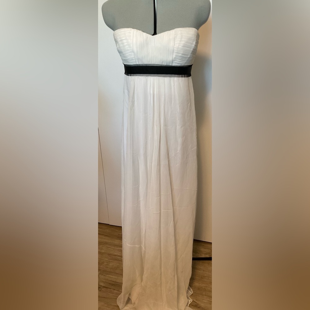 BCBGMaxAzria White strapless dress size 2